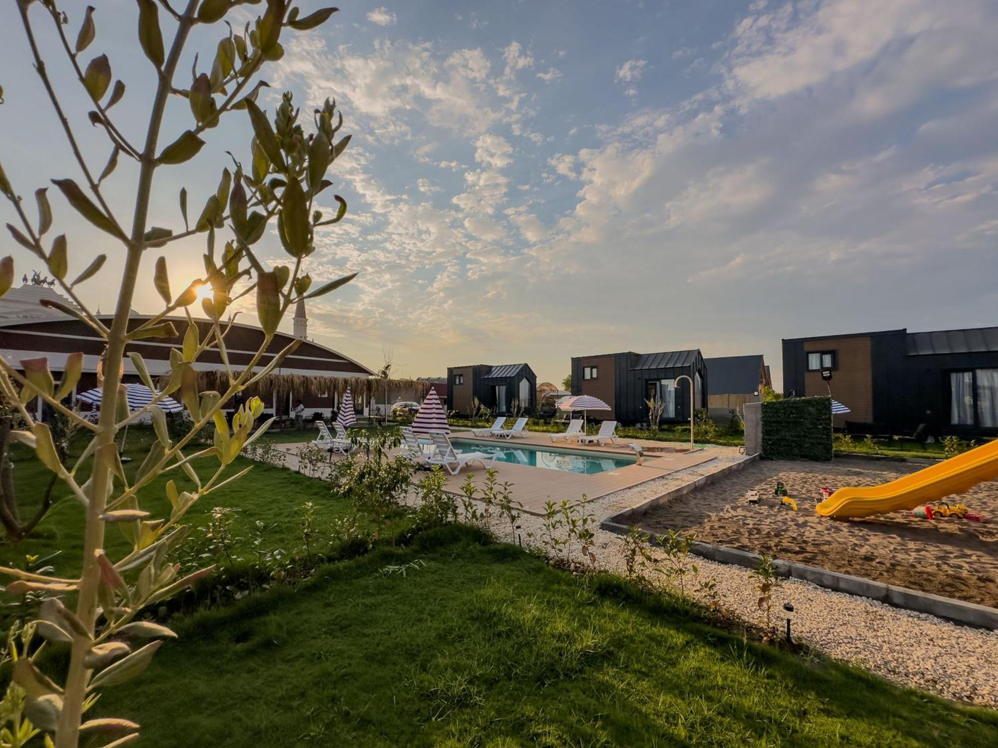 Serenity Village באלאק מראה חיצוני תמונה